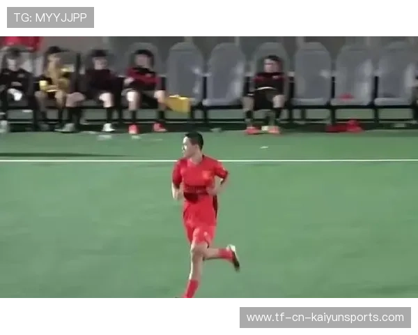 年轻小将上演帽子戏法,刷新队史纪录 年轻小将上演帽子戏法,刷新队史纪录